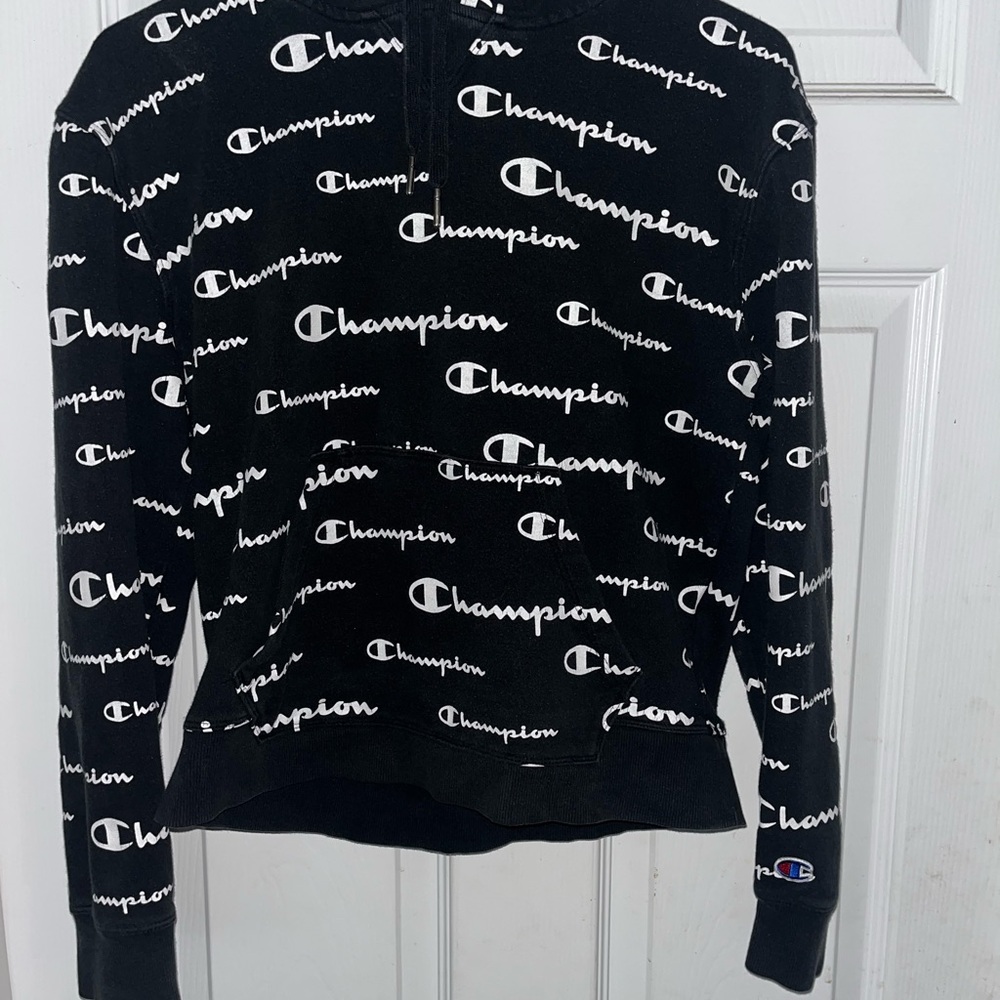 Champion Black Crewneck Sweater with Iconic Logo